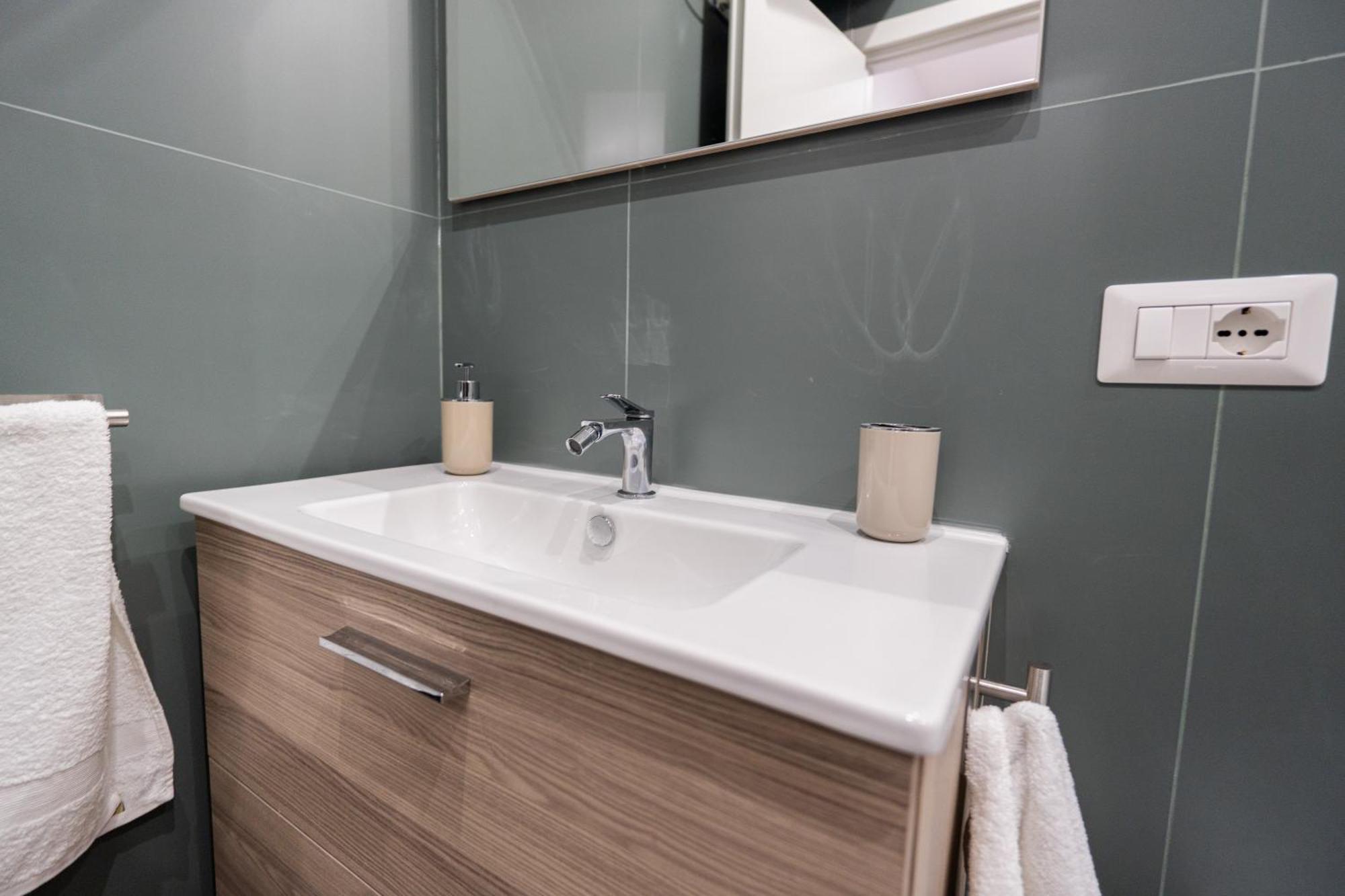 נאפולי La Casa Di Bianca - Modern Suites Near Plebiscito מראה חיצוני תמונה