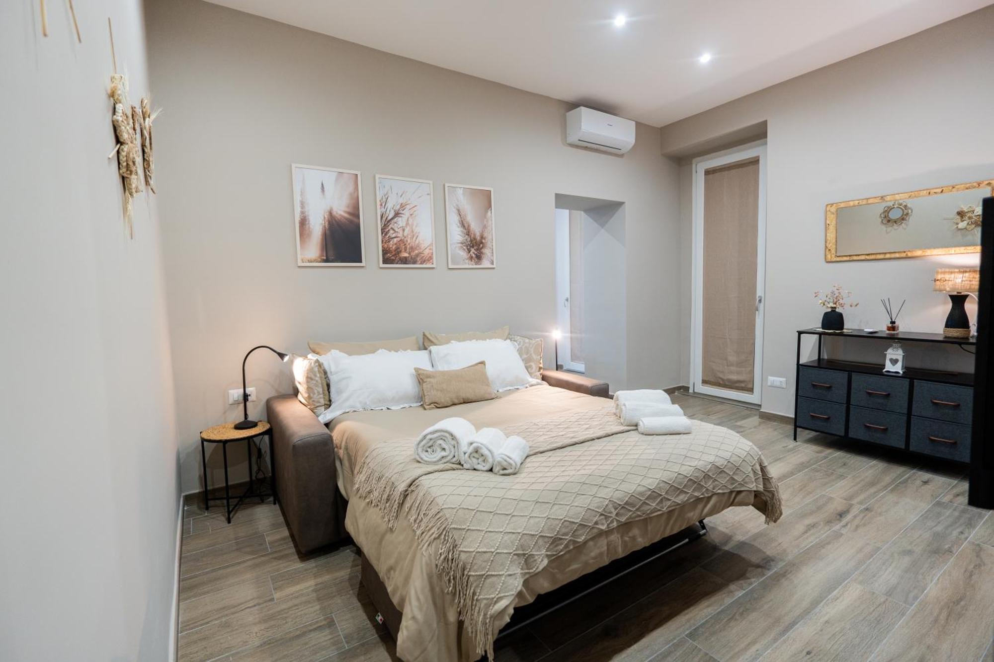 נאפולי La Casa Di Bianca - Modern Suites Near Plebiscito מראה חיצוני תמונה