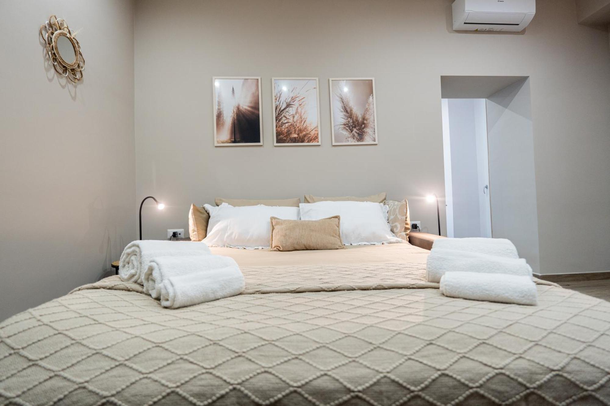 נאפולי La Casa Di Bianca - Modern Suites Near Plebiscito מראה חיצוני תמונה