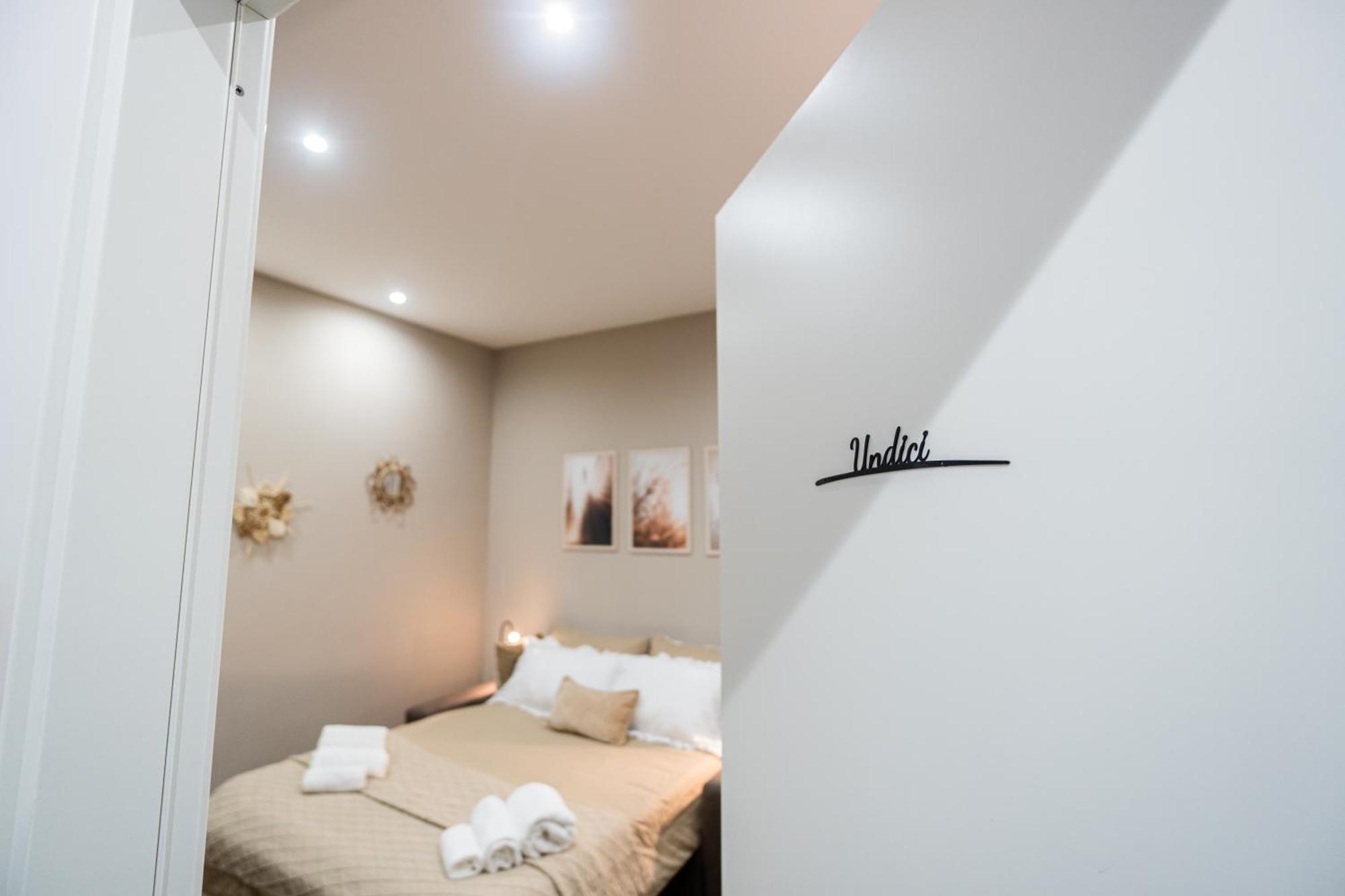 נאפולי La Casa Di Bianca - Modern Suites Near Plebiscito מראה חיצוני תמונה
